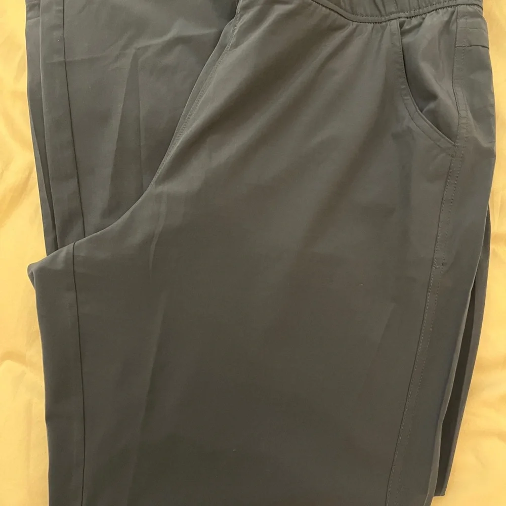 Eddie Bauer Travel pants, Fast DRY Elastic Waist with zippered pockets Sz XL